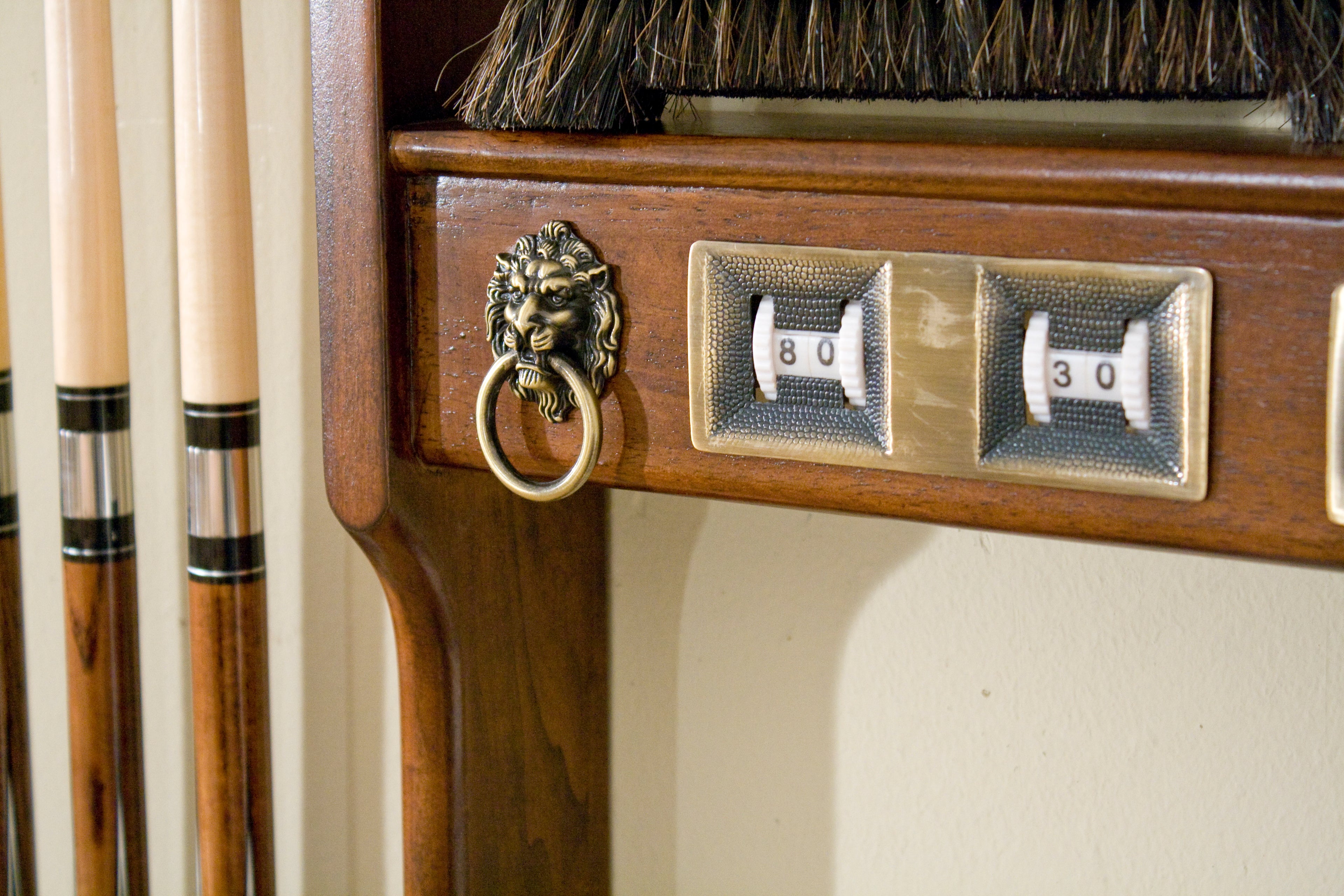 Legacy Billiards Classic Wall Cue Rack Counter Closeup